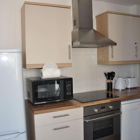 Stunning 2 Bedroom Apt Милтон-Кейнс Экстерьер фото